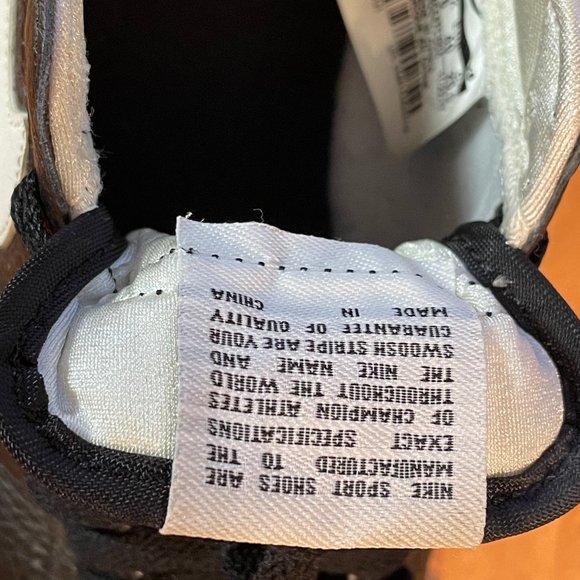 Nike Women's Court Tour - Black (size 8.5) - Picture 8 of 8